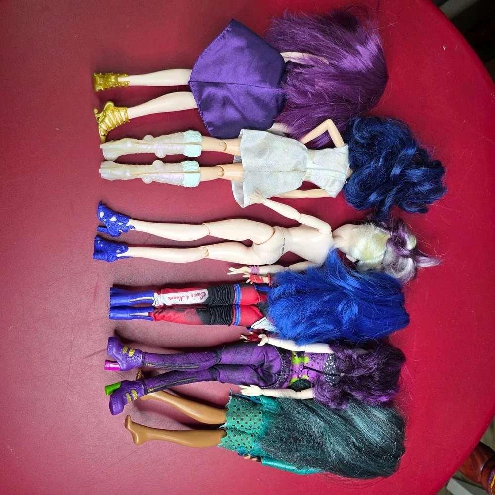 Disney descendants doll